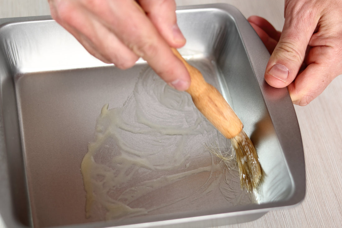 Grease a Pan: Secrets for a Perfect Unmolding Grease a Pan: Secrets for a Perfect Unmolding